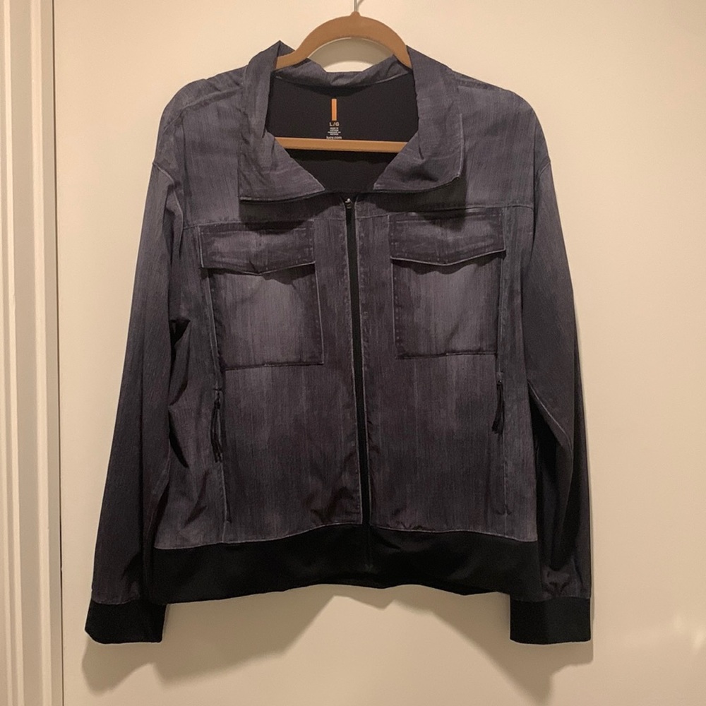 Lucy lightweight jacket with faux denim finish. Size L.